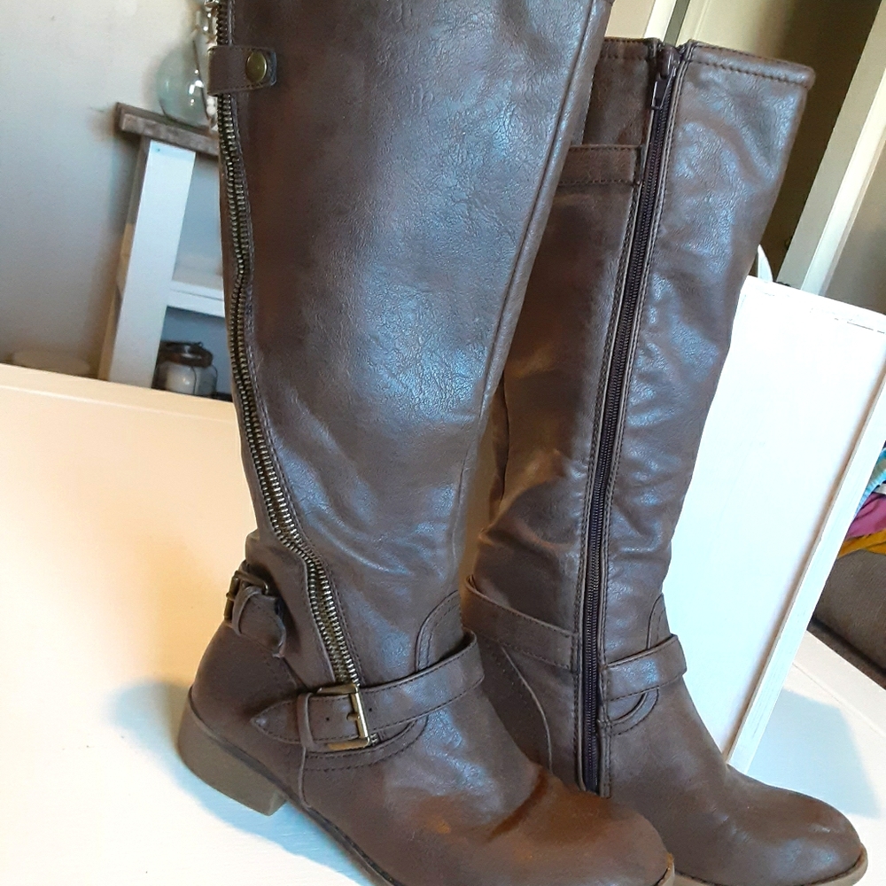 Brown boots